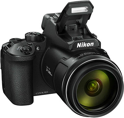 Nikon Coolpix P950 справа