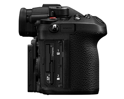 Panasonic Lumix GH6 Body сбоку